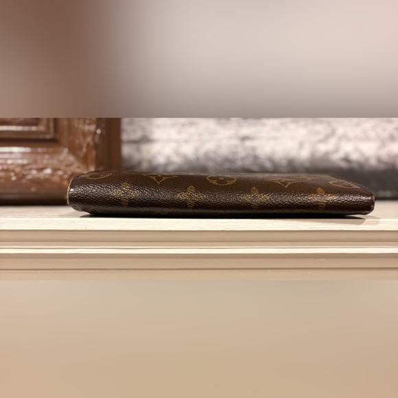 Authentic Vintage Louis Vuitton Monogram Sarah Wallet - Picture 13 of 13